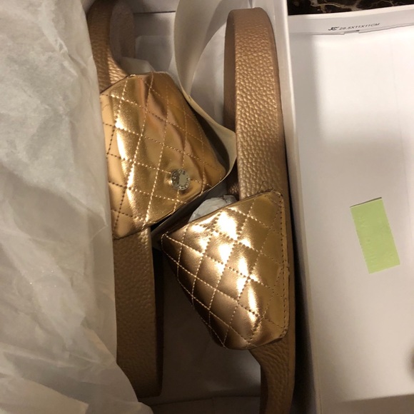 ❌ SOLD ❌ NEW Steve Madden Slides - Picture 4 of 4